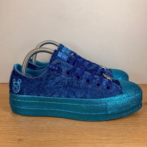 Converse CTAS Platform Miley Cyrus Velvet Glitter Sneaker Size 6.5 Women - Picture 1 of 8